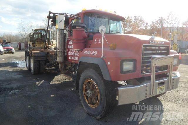 Mack RD688S 集装箱叉车