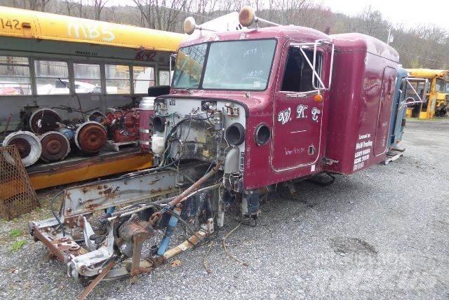 Peterbilt 379 驾驶室与内部