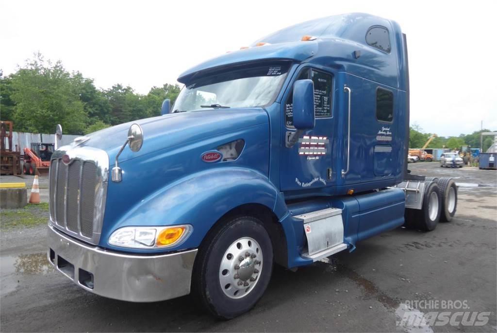 Peterbilt 387 牵引车