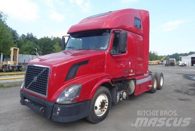 Volvo VNL64T 牵引车