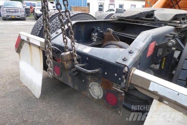 Volvo VNM64T 平板车