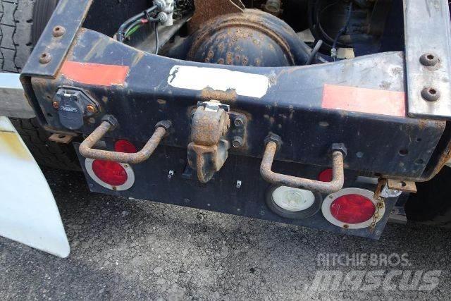 Volvo VNM64T 平板车