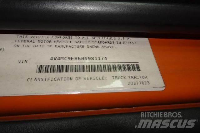 Volvo VNM64T 平板车