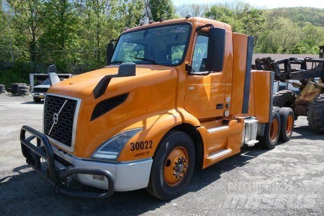 Volvo VNR64T300 平板车