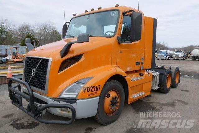 Volvo VNR64T300 平板车