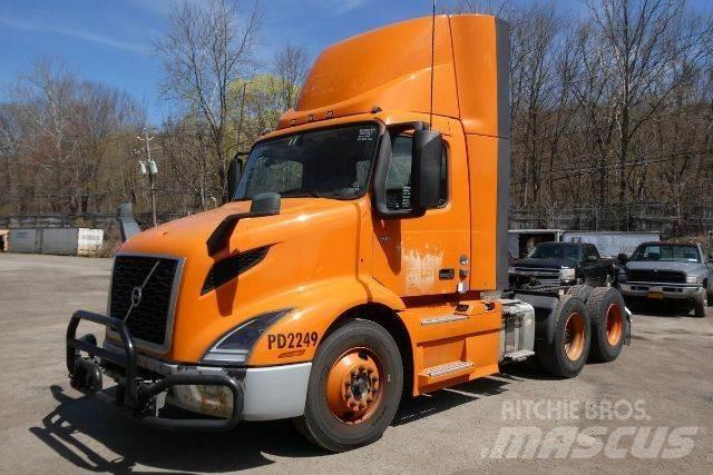 Volvo VNR64T300 平板车