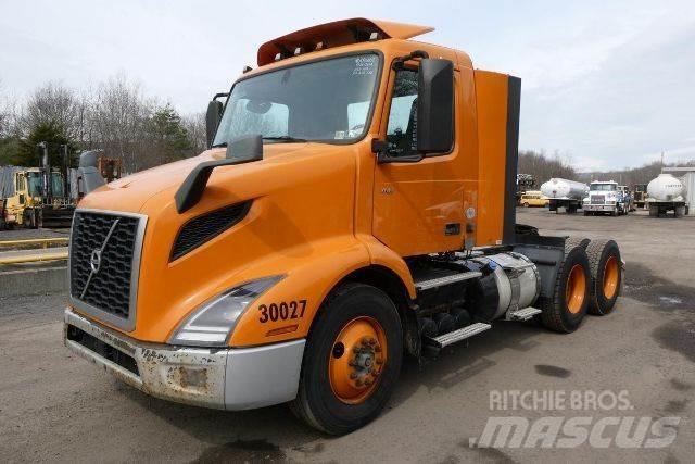 Volvo VNR64T300 平板车