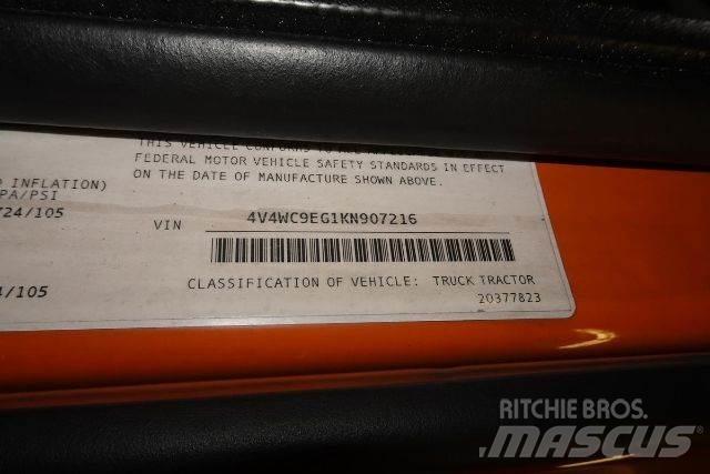 Volvo VNR64T300 平板车