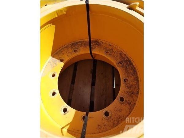 Volvo A25F 轮胎、车轮和轮圈