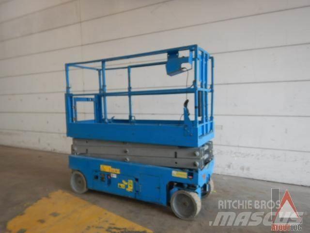 Genie GS-2032 曲臂高空工作平台