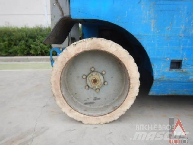 Genie GS3268DC 曲臂高空工作平台