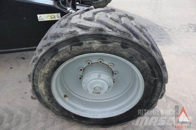 Genie SX135XC 曲臂高空工作平台