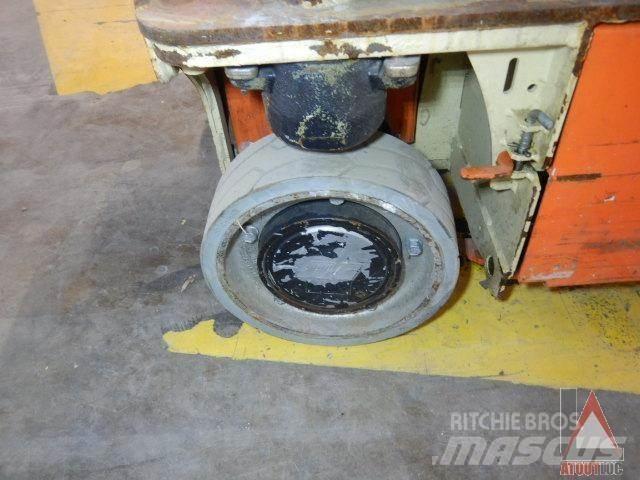 JLG 1230ES 曲臂高空工作平台