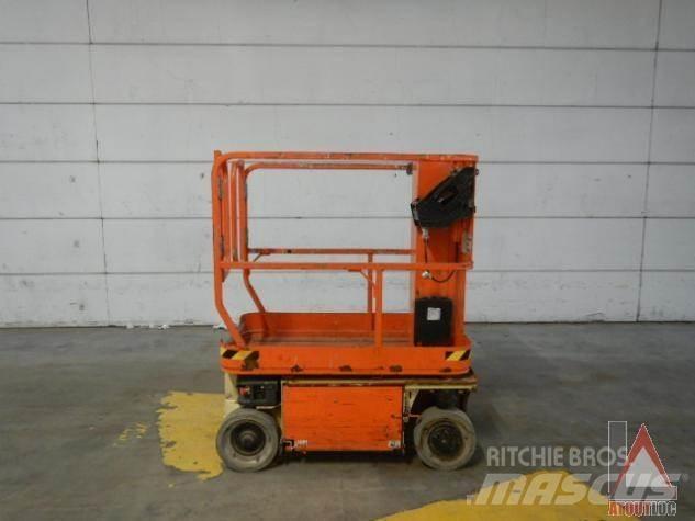 JLG 1230ES 曲臂高空工作平台