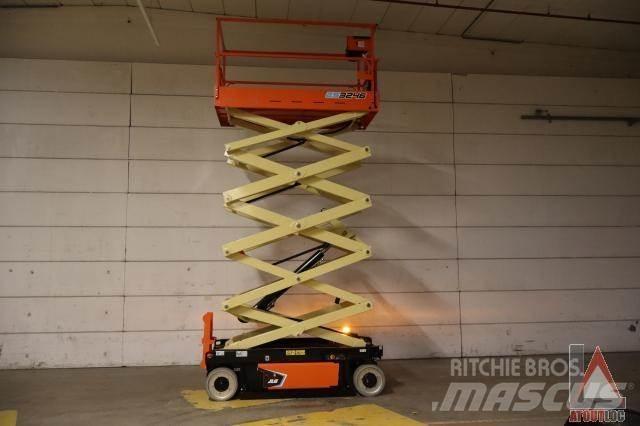 JLG 3246ES 曲臂高空工作平台