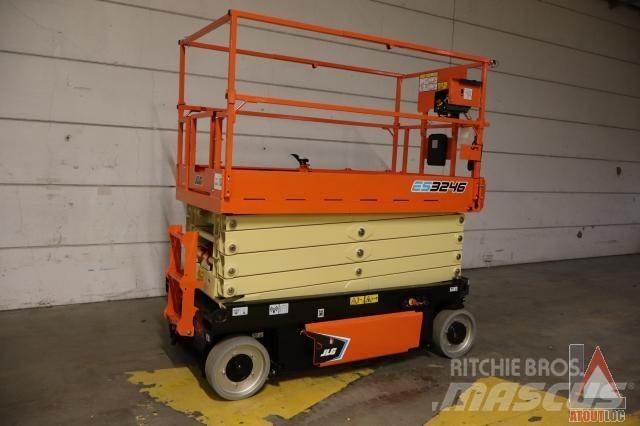 JLG 3246ES 曲臂高空工作平台