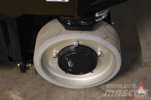 JLG 3246ES 曲臂高空工作平台