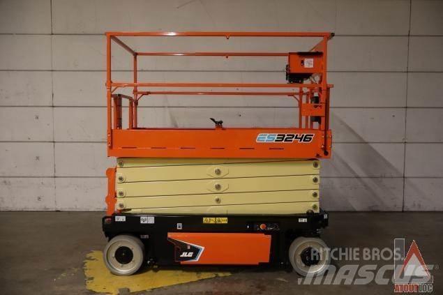 JLG 3246ES 曲臂高空工作平台