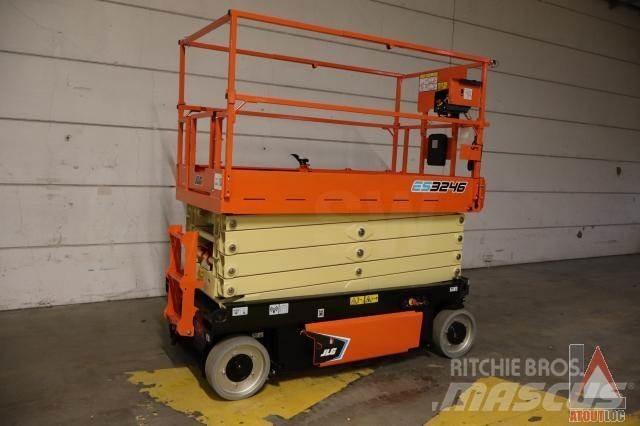 JLG 3246ES 曲臂高空工作平台
