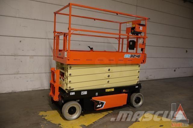 JLG ES3246 曲臂高空工作平台