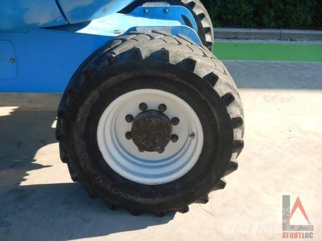 Manitou 200 ATJ 曲臂高空工作平台