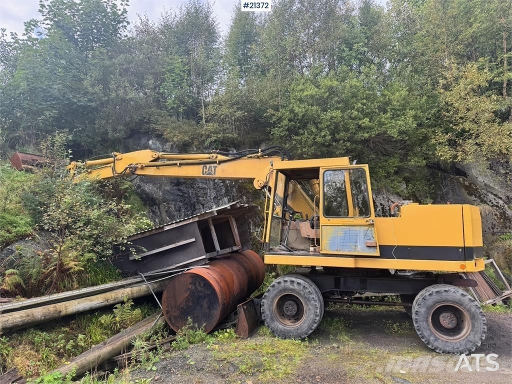 CAT 212B 轮式挖掘机