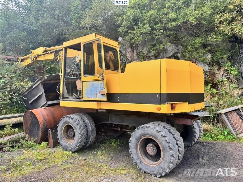 CAT 212B 轮式挖掘机