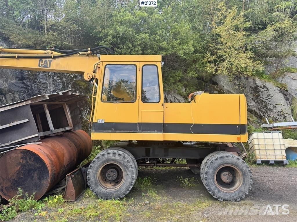 CAT 212B 轮式挖掘机