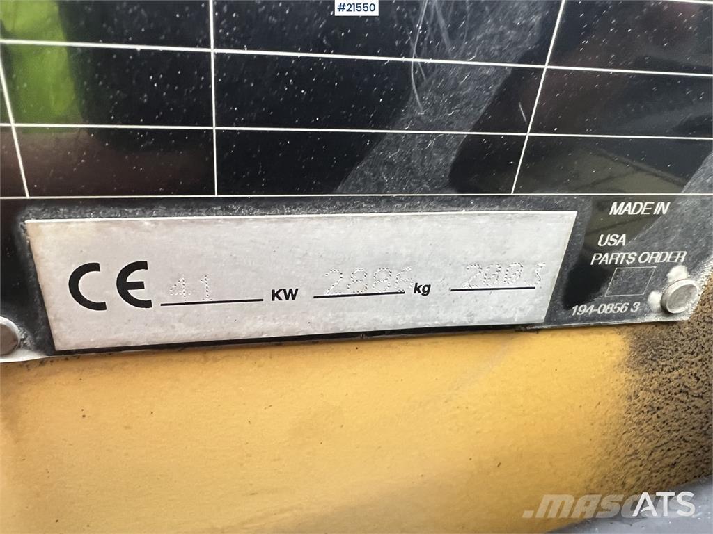 CAT 226 滑移装载机