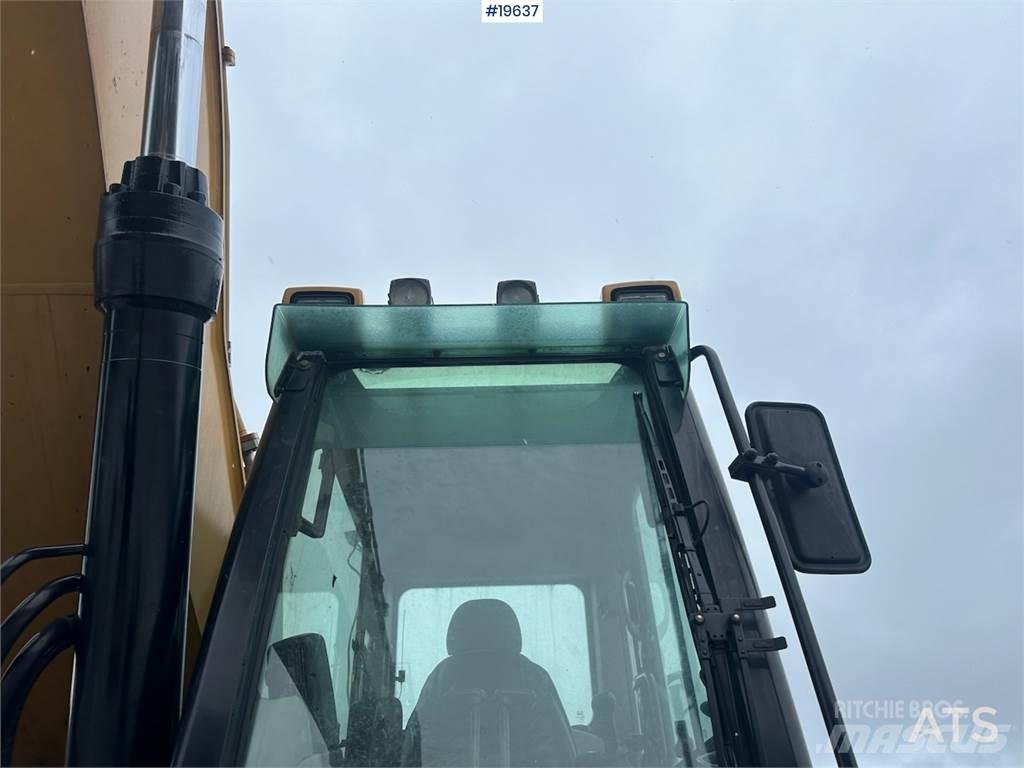 CAT 300D 履带挖掘机