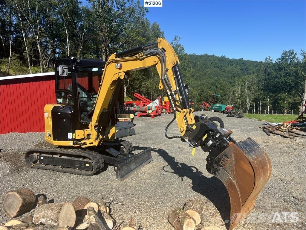 CAT 302.7 CR 小型挖掘机
