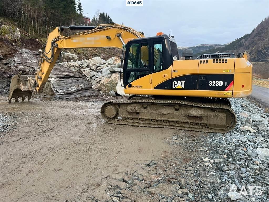 CAT 323D 履带挖掘机