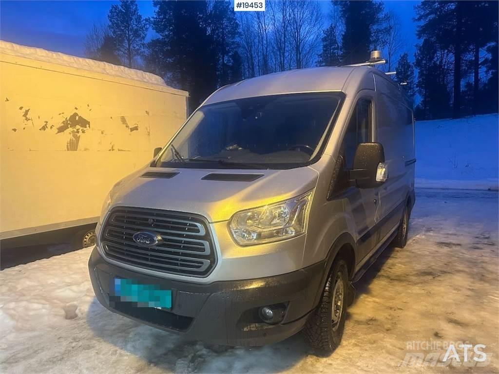 Ford Transit 4x4 van. 大型面包车