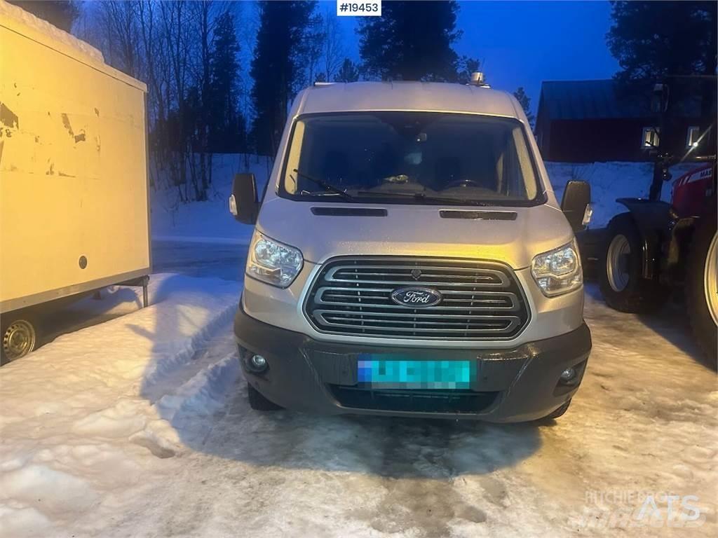 Ford Transit 4x4 van. 大型面包车