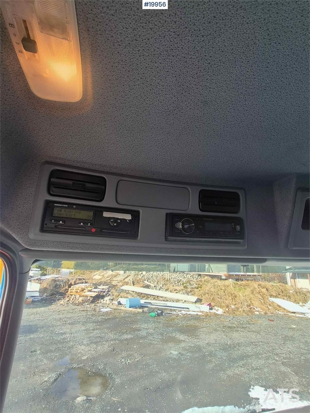 Mercedes-Benz 818 厢式货车