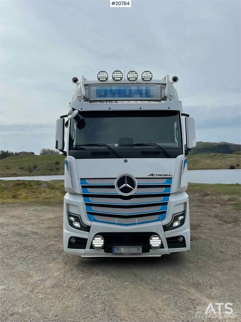 Mercedes-Benz Actros 厢式货车