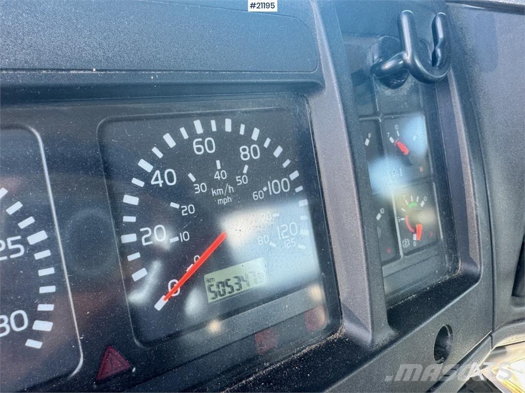 Volvo FL250 Truck. 平板栏板货车