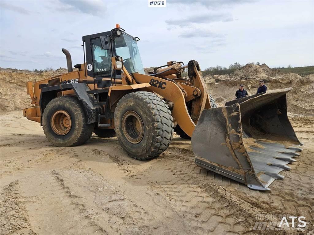 CASE 821C 轮式装载机