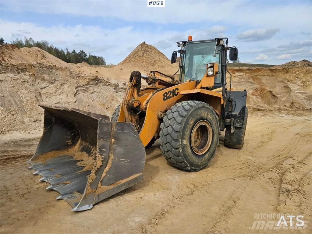 CASE 821C 轮式装载机
