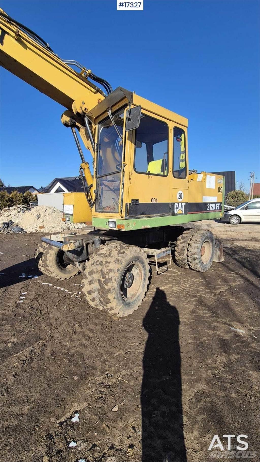 CAT 212BFT 轮式挖掘机