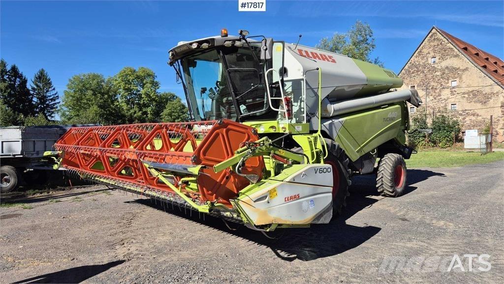 CLAAS Tucano 440 联合收割机