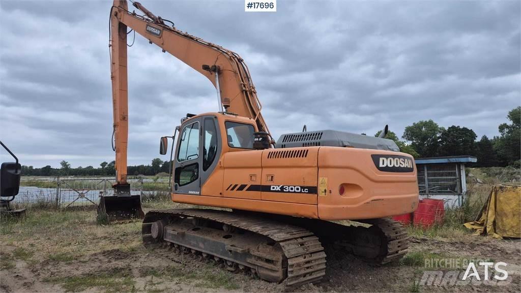 Doosan DX 300 LC 履带挖掘机