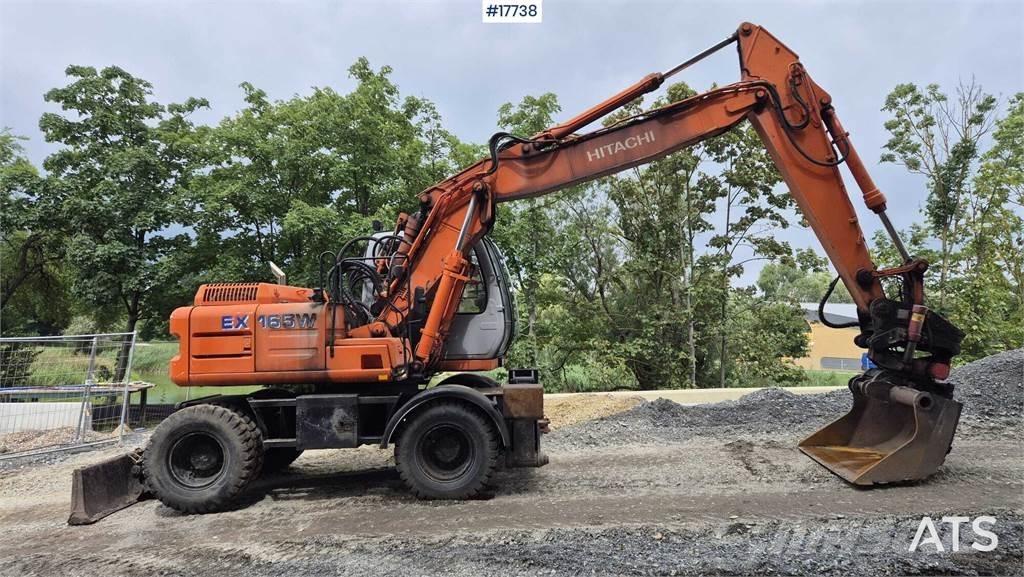 Hitachi EX 165W 轮式挖掘机