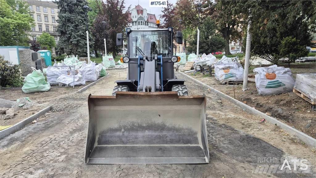 Hitachi ZW 75 轮式装载机