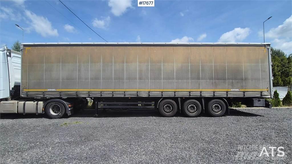 Kögel S-24 侧帘半挂车