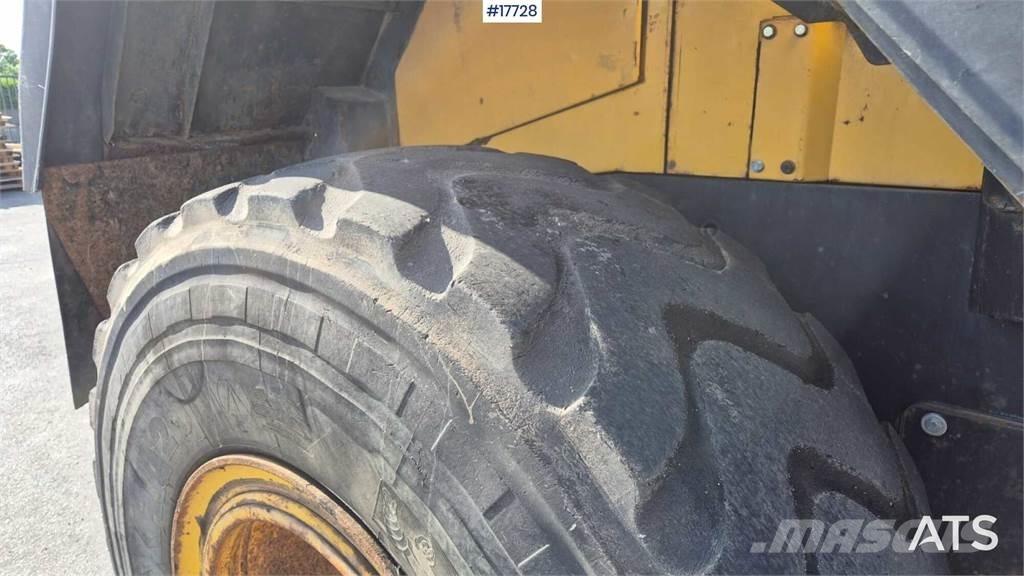 Komatsu WA380-5H 轮式装载机