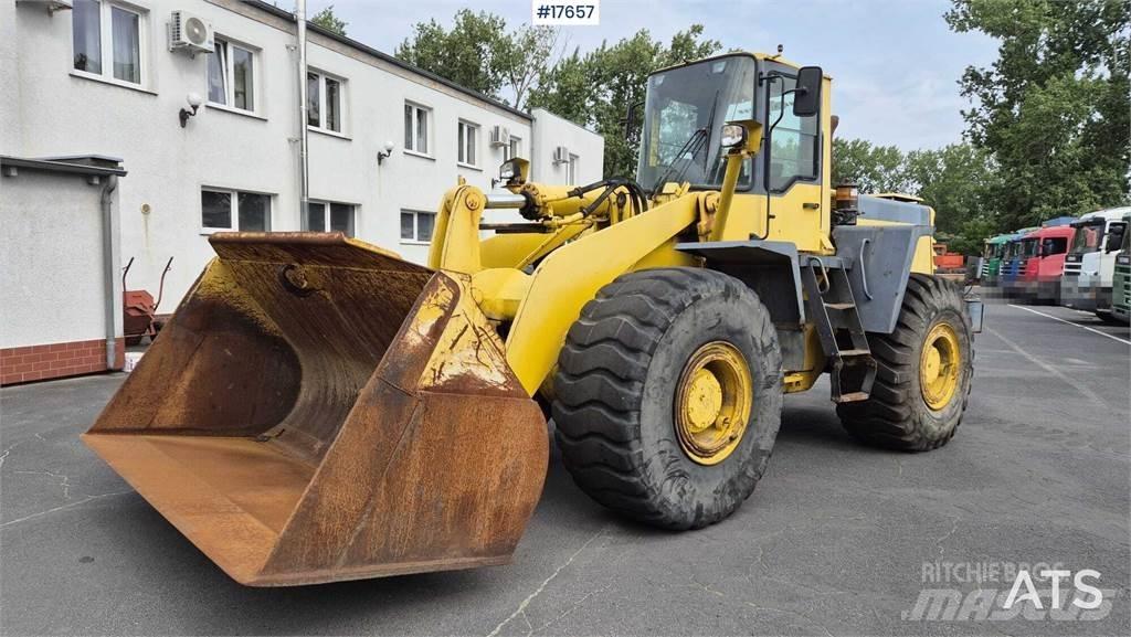 Komatsu WA420-3H 轮式装载机