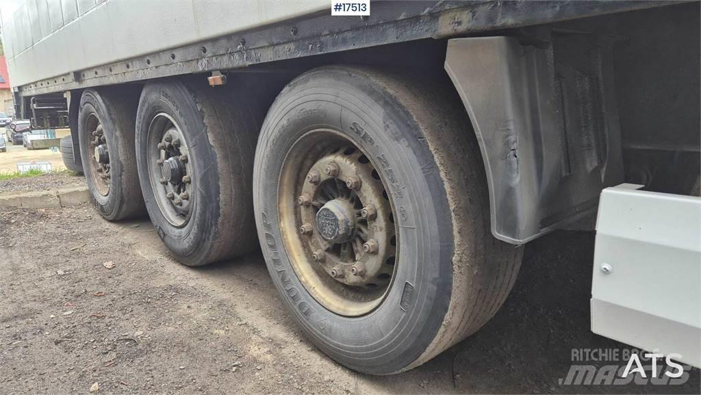 Krone SD 侧帘半挂车