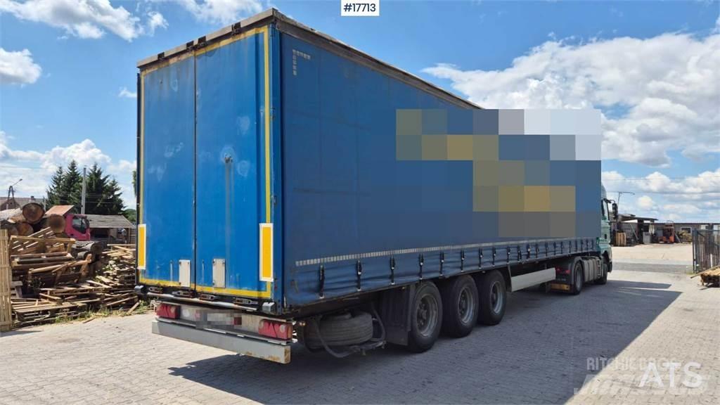 Krone SD 侧帘半挂车