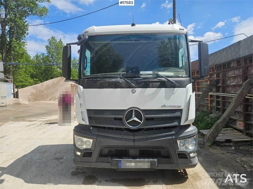 Mercedes-Benz Actros 牵引车